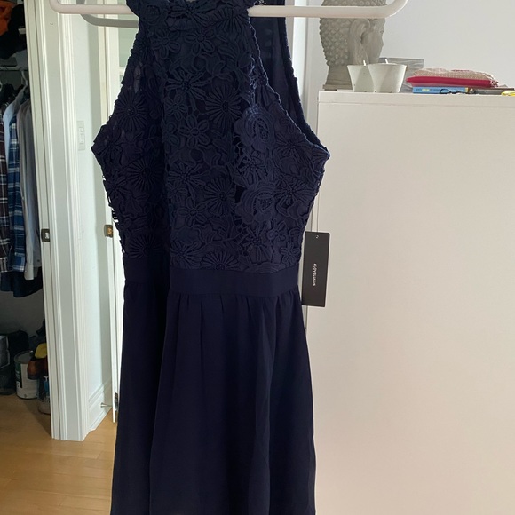 Nice dress with tag - Picture 2 of 7